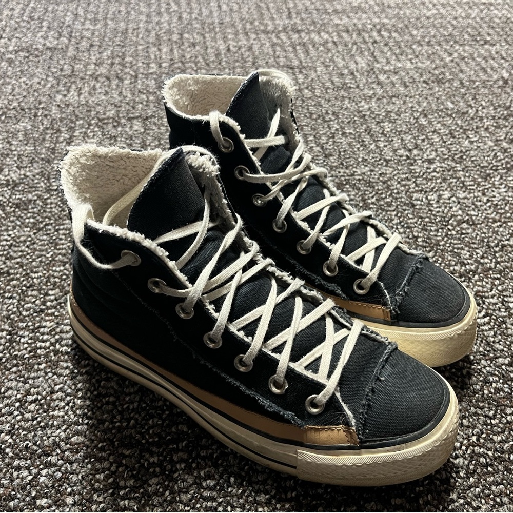 Platform Converse with Sherpa Lining